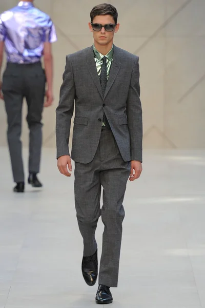Look 7